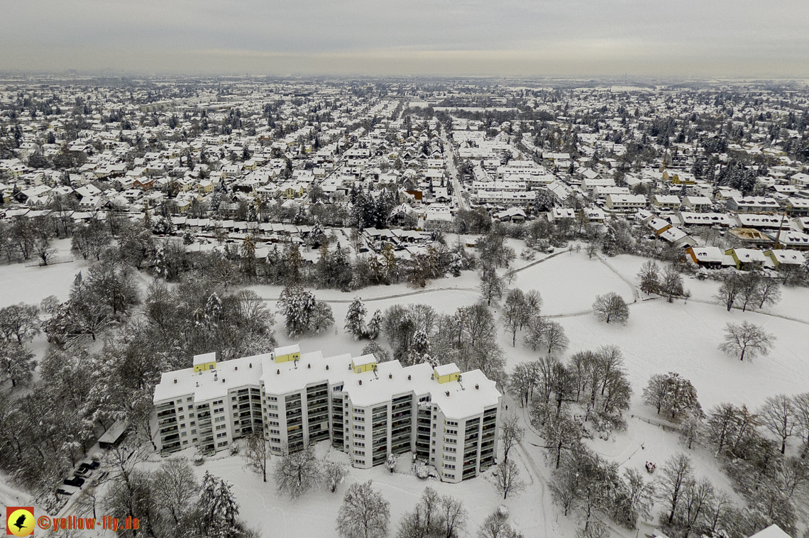 04.12.2021 - Karl-Marx-Ring und Marx-Zentrum in Neuperlach